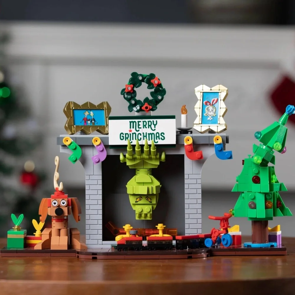 LEGO BRICKCRAFT The GRINCH Dr. Seuss Christmas Fireplace Set - NEW